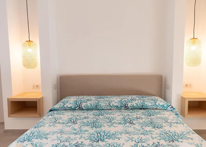 Molo Brin Rooms & Suites
